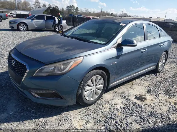 KMHE24L19GA035325 2016 HYUNDAI SONATA - Image 2