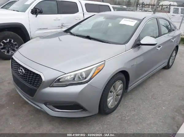 KMHE24L19GA036698 2016 HYUNDAI SONATA - Image 2