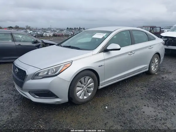KMHE24L19GA037320 2016 HYUNDAI SONATA - Image 2