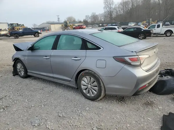 KMHE24L19GA038130 2016 HYUNDAI SONATA - Image 2