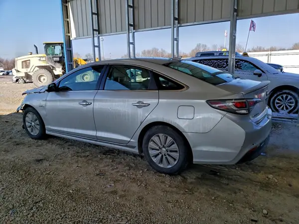 KMHE24L19GA038709 2016 HYUNDAI SONATA - Image 2