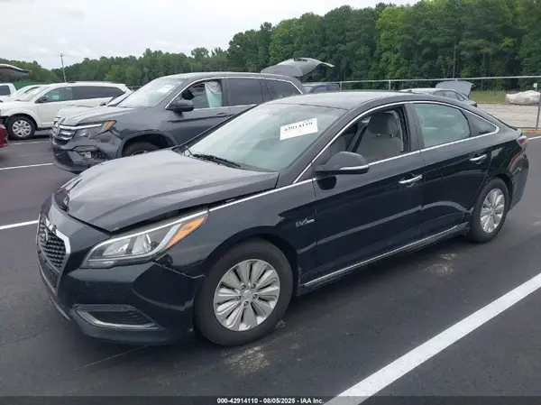 KMHE24L19GA038967 2016 HYUNDAI SONATA - Image 2