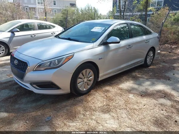 KMHE24L19GA039634 2016 HYUNDAI SONATA - Image 2