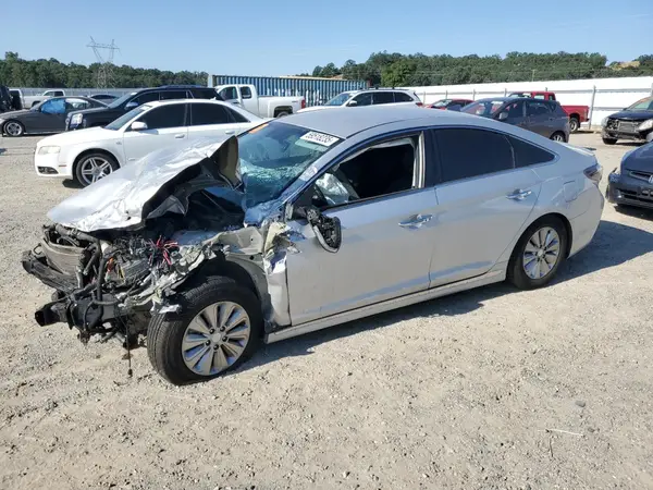 KMHE24L19GA040363 2016 HYUNDAI SONATA - Image 1