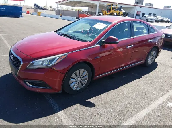 KMHE24L19GA040976 2016 HYUNDAI SONATA - Image 2