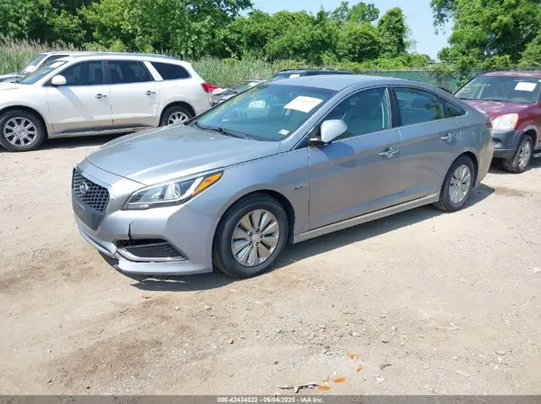 KMHE24L19HA043524 2017 HYUNDAI SONATA - Image 2