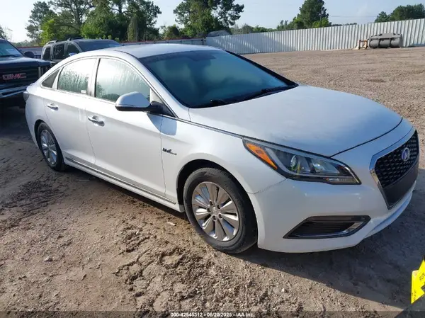 KMHE24L19HA044317 2017 HYUNDAI SONATA - Image 1