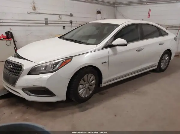 KMHE24L19HA048660 2017 HYUNDAI SONATA - Image 2