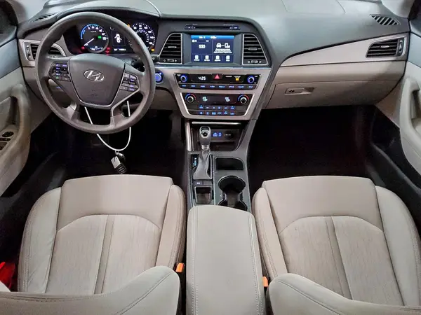 KMHE24L19HA056905 2017 HYUNDAI SONATA - Image 8