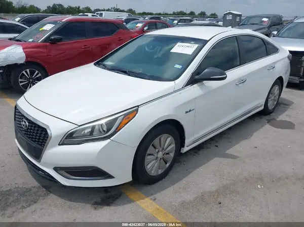 KMHE24L19HA057407 2017 HYUNDAI SONATA - Image 2