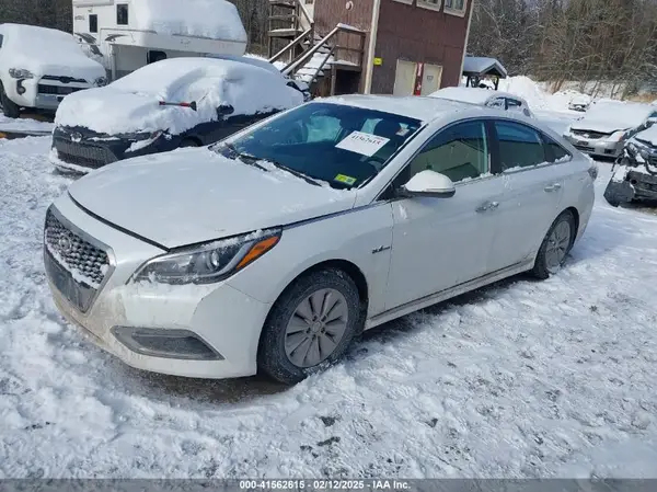 KMHE24L19HA058086 2017 HYUNDAI SONATA - Image 2