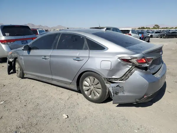 KMHE24L1XGA011387 2016 HYUNDAI SONATA - Image 2