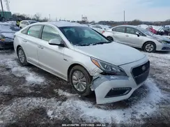 KMHE24L1XGA011566 2016 HYUNDAI SONATA