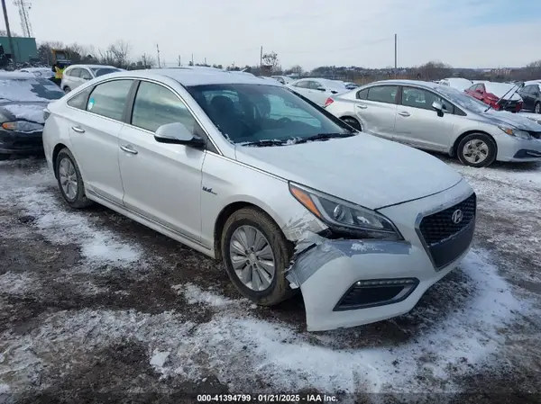 KMHE24L1XGA011566 2016 HYUNDAI SONATA - Image 1
