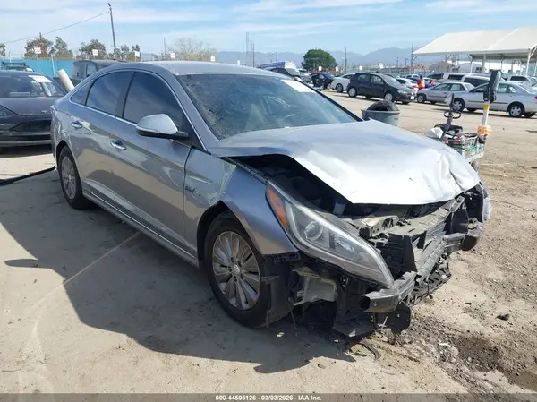 KMHE24L1XGA012569 2016 HYUNDAI SONATA - Image 1