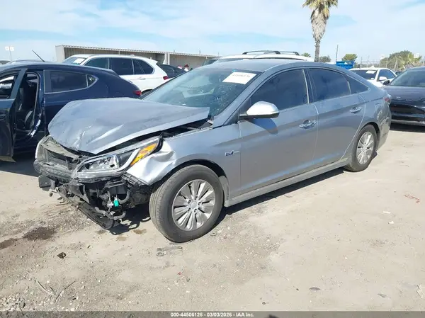 KMHE24L1XGA012569 2016 HYUNDAI SONATA - Image 2