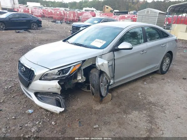 KMHE24L1XGA016184 2016 HYUNDAI SONATA - Image 2