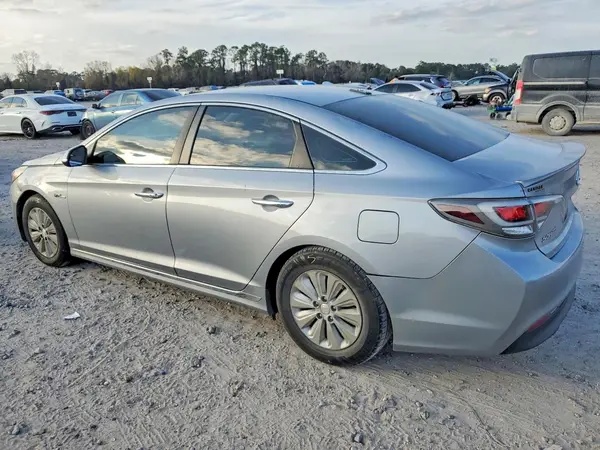KMHE24L1XGA016945 2016 HYUNDAI SONATA - Image 2