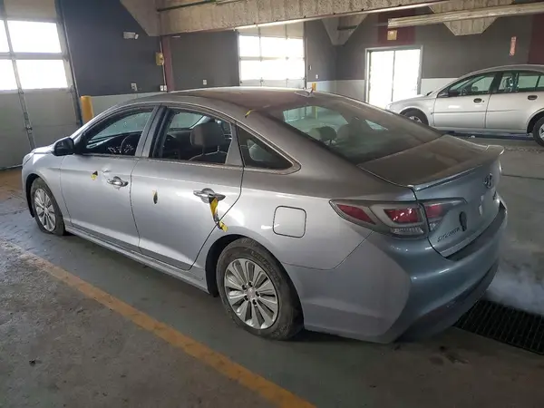 KMHE24L1XGA021675 2016 HYUNDAI SONATA - Image 2