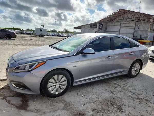 KMHE24L1XGA022616 2016 HYUNDAI SONATA - Image 1