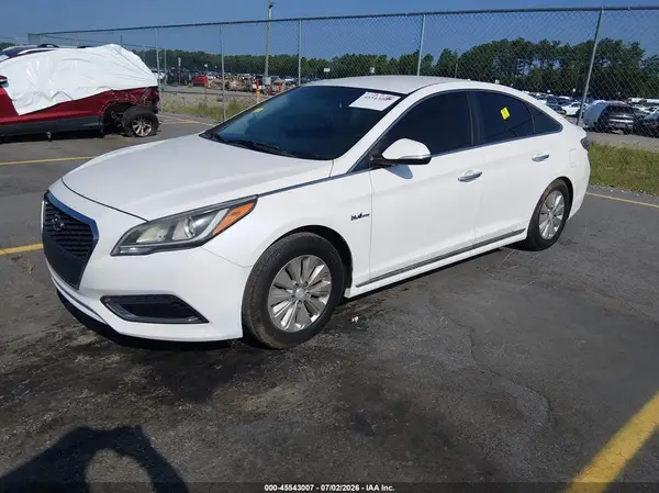 KMHE24L1XGA023104 2016 HYUNDAI SONATA - Image 2
