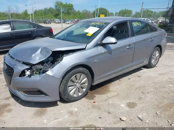 KMHE24L1XGA026620 2016 HYUNDAI SONATA - Image 2