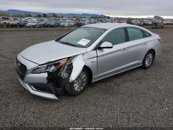 KMHE24L1XGA027542 2016 HYUNDAI SONATA - Image 2