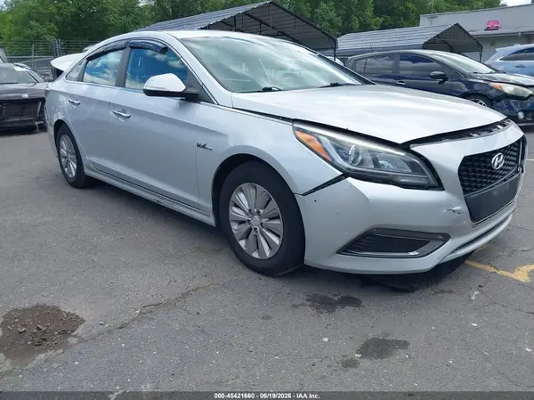 KMHE24L1XGA029730 2016 HYUNDAI SONATA - Image 1