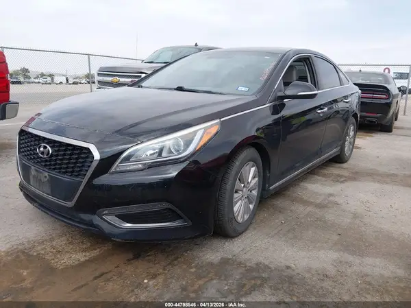 KMHE24L1XGA031882 2016 HYUNDAI SONATA - Image 2