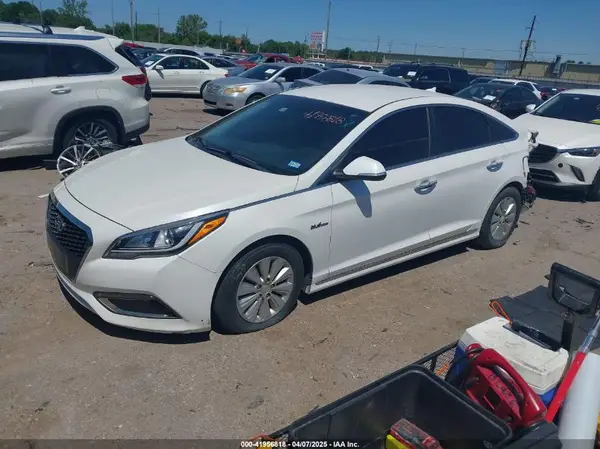 KMHE24L1XGA033812 2016 HYUNDAI SONATA - Image 2
