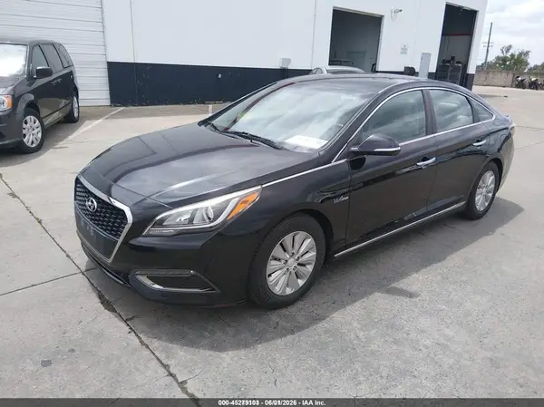 KMHE24L1XGA035222 2016 HYUNDAI SONATA - Image 2