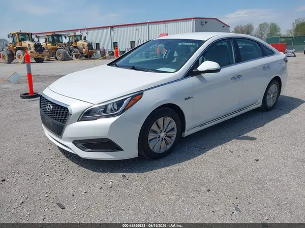 KMHE24L1XGA038993 2016 HYUNDAI SONATA - Image 2