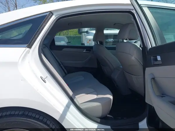 KMHE24L1XGA038993 2016 HYUNDAI SONATA - Image 8