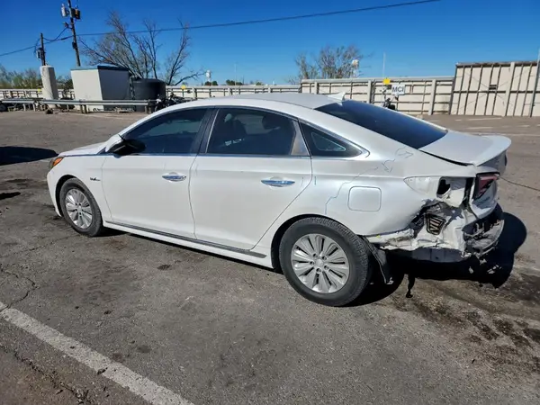 KMHE24L1XGA039576 2016 HYUNDAI SONATA - Image 2