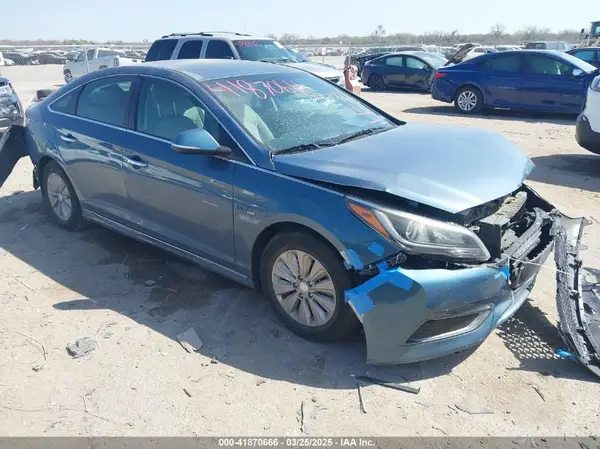 KMHE24L1XGA040520 2016 HYUNDAI SONATA - Image 1