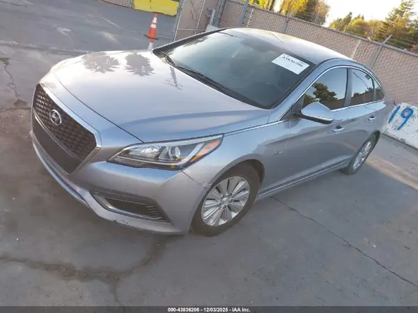 KMHE24L1XGA040579 2016 HYUNDAI SONATA - Image 2