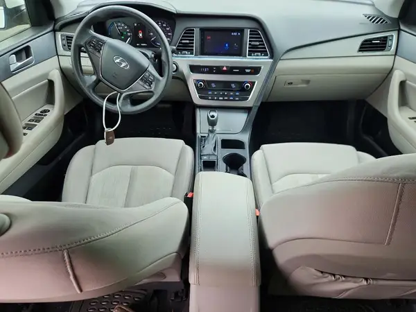 KMHE24L1XGA041702 2016 HYUNDAI SONATA - Image 8