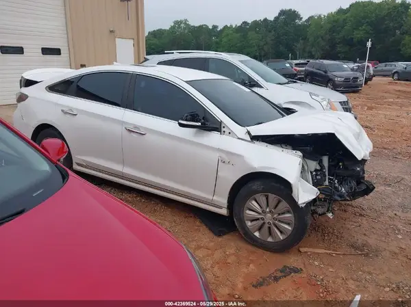 KMHE24L1XGA041988 2016 HYUNDAI SONATA - Image 1