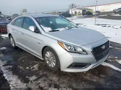 KMHE24L1XHA043743 2017 HYUNDAI SONATA