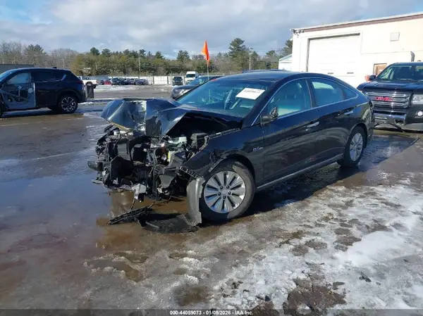 KMHE24L1XHA044231 2017 HYUNDAI SONATA - Image 2