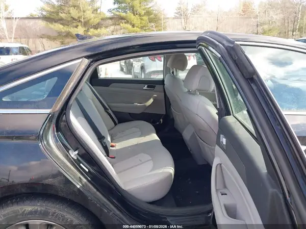 KMHE24L1XHA044231 2017 HYUNDAI SONATA - Image 8