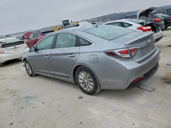 KMHE24L1XHA045850 2017 HYUNDAI SONATA - Image 2