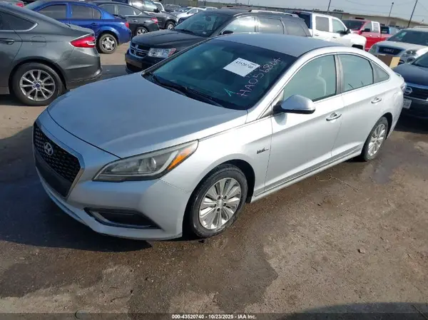 KMHE24L1XHA056864 2017 HYUNDAI SONATA - Image 2