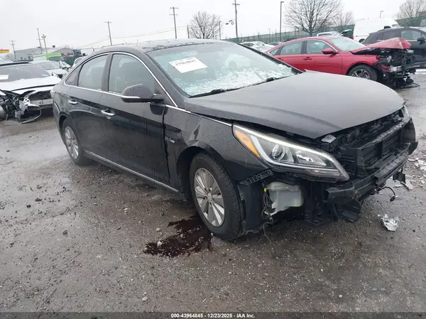 KMHE24L1XHA058386 2017 HYUNDAI SONATA - Image 1