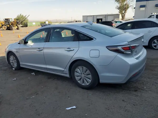 KMHE24L1XHA059585 2017 HYUNDAI SONATA - Image 2