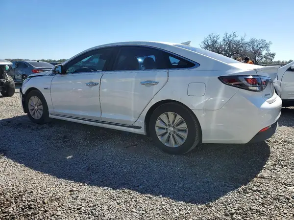 KMHE24L30HA063243 2017 HYUNDAI SONATA - Image 2