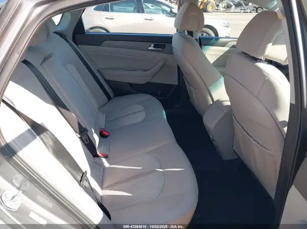KMHE24L30HA064490 2017 HYUNDAI SONATA - Image 8