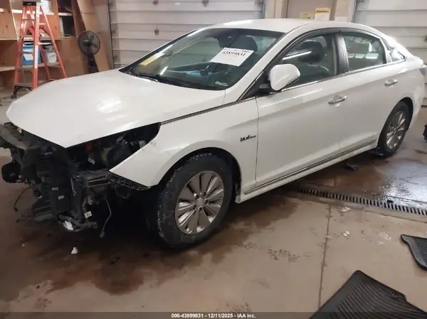 KMHE24L30HA064859 2017 HYUNDAI SONATA - Image 2