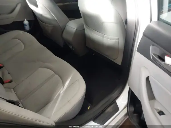 KMHE24L30HA064859 2017 HYUNDAI SONATA - Image 8