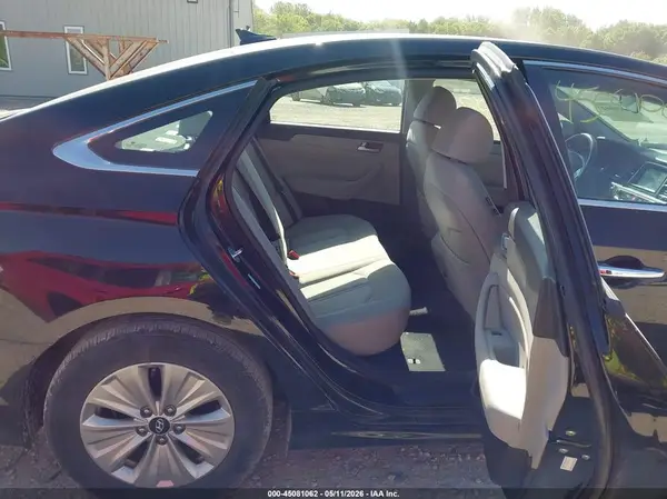 KMHE24L30JA078850 2018 HYUNDAI SONATA - Image 8